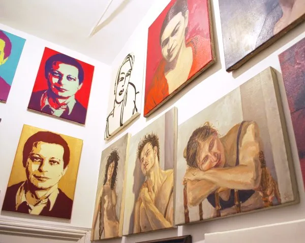 Art collection Volkmar Käppl - portrait room with portraits painted by Hans Glaser, Titanilla Eisenhart, Judith Grosser and Viennese portrait painter Stephan Ois