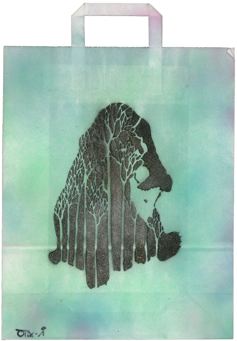 Sebastian Nowak, Bär im Wald, Spray auf Papiertasche